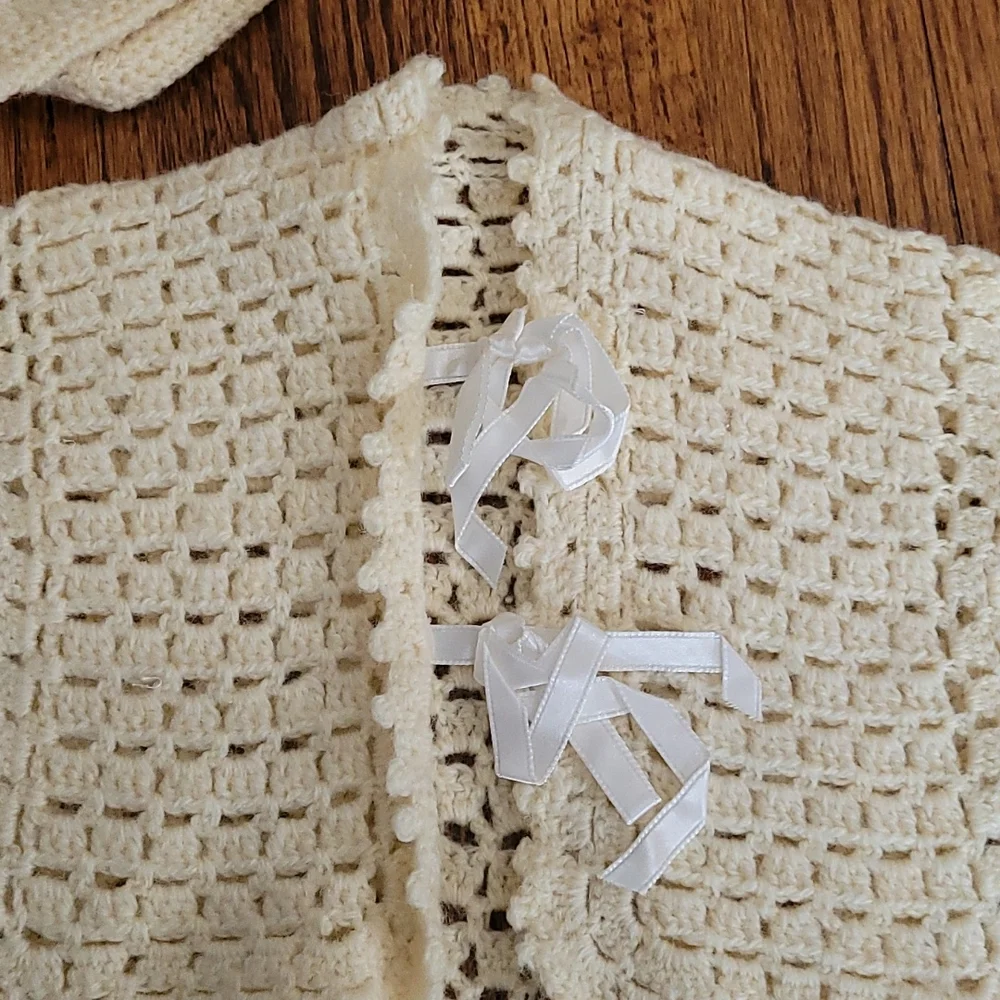 Vintage Handmade Baby Sweater and Bonnet - Picture 3 of 10